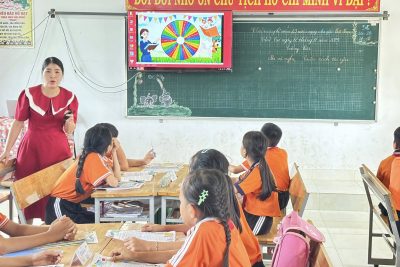 SINH HOẠT CHUYÊN MÔN, THI ĐUA LẬP THÀNH TÍCH CHÀO MỪNG NGÀY NHÀ GIÁO VIỆT NAM 20/11